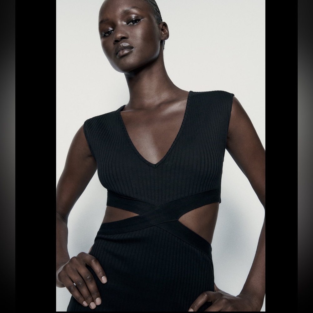 CUT OUT FITTED RIB DRESS - Picture 6 of 9